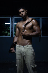 maximo_vega_newvのyour manの枚の写真