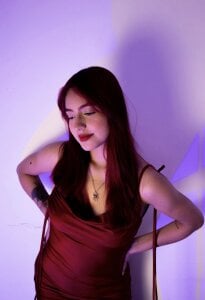 SofiCastro09_ Red🍒 Pic