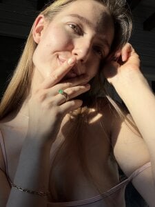 solar_bella Sunny Pic 2