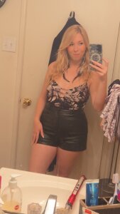 NikkiB653466 Me slika 2