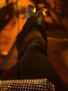 Amber_Martins_ Crossed legs, clear intentions. Pic 3