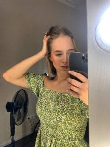 Casey_Sweeet Public Pic 8