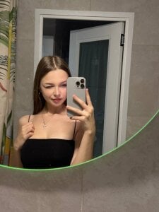 SunnySprinkle a little bit of me Pic 4