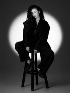 Charlotteblair the color black is my favorite 🖤 Pic