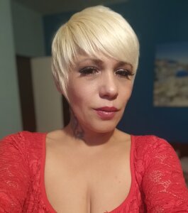 SluttyMomy Public Pic