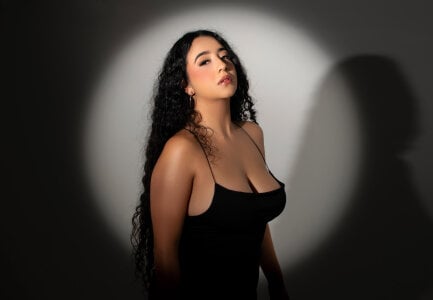 BellaSwwan sexy latina Foto