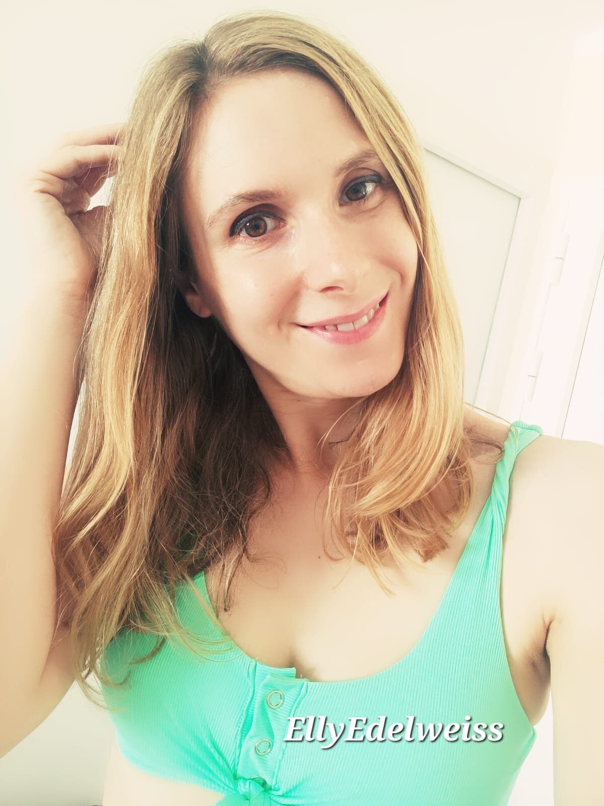 EllyEdelweiss Webcam Show | Stripchat Global