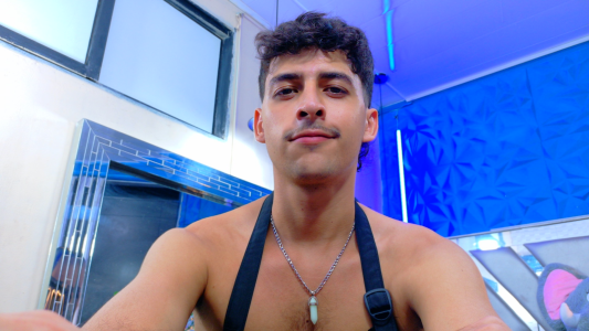 Your trusted waiter ☝️🤓 de Alan_Del_Reyx  2 photos