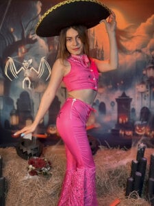 SALOME_F0X_ My Pink World Pic 4