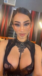 SelestinaBratt Public Photo 2
