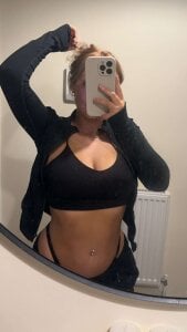 Join UKLillie Live Sex Chat - Profiles, Reviews, & Porn