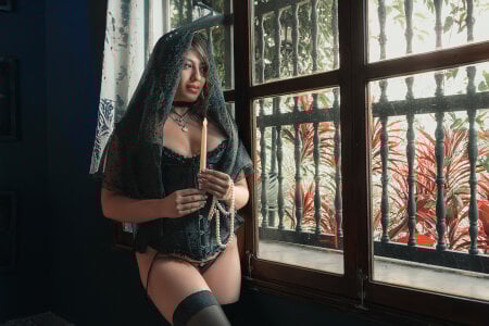 IrinaPortman Irresistible vibes Pic 3