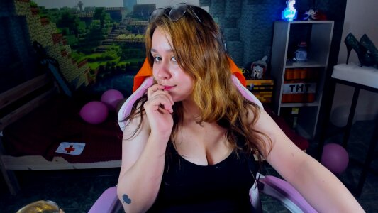 JudithEverly A sexy elf awaits your cuddle. зображення 6