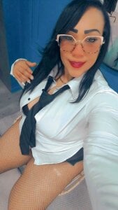 KarolWest_ Public Pic 3