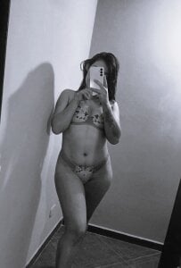 Rubyvixxen_ 😎 I love my pictures like this 😎 Pic 2