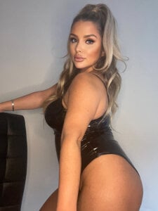 Honey_Tate Public Pic 6