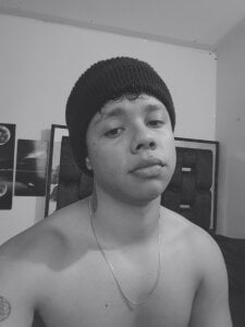 Robertmiller21 x: davidporte20 Hình 2