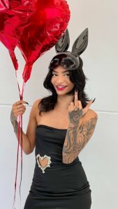 TweetiePieXXX Love Me Gambar