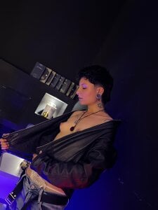 Zury_Ramirez Blue Pic 3