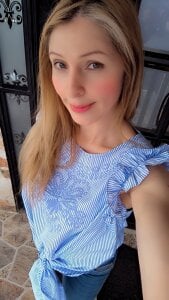 AlexaFoxx_ 🌷Garden Of Eden 🌷 Pic 2