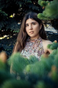 Mia at a photo shoot) de MiaMarrone  2 Imagens