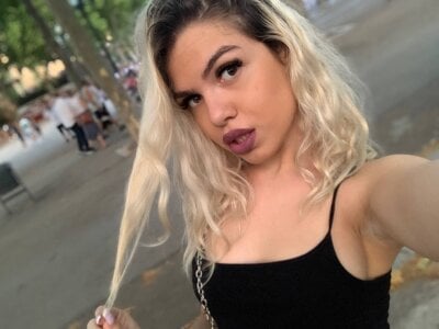 Emily_Voss Public Pic