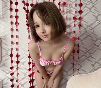 Mary_uw Romantic holiday vibe💕 Pic