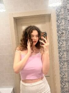 EllaYea I'm Ella Pic 2