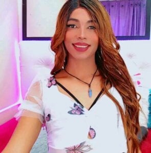 ariell-sweet Public Pic 3