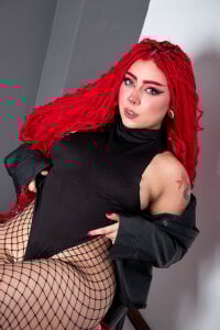 TaniaRedd_ Public Pic 4