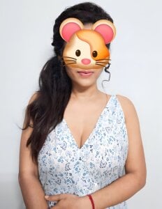 only_Urvashi Public Pic 4