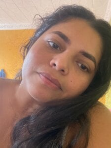 yulieth_bbw Come closer... I promise not to behave Pic