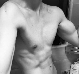 yoichi_y's XXX Nude Photo 2