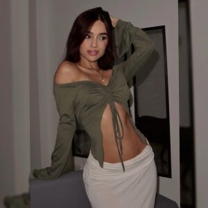 AllieEvans Public  2. fénykép