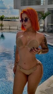 MadelineFox The sun on my body Pic 4