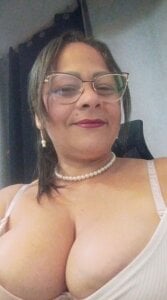 Angie_milf50Public Bild 4