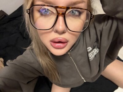 roxy_roxyss Public Pic 6