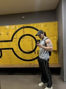 im_allen me in the mirror🐗🫣 Foto 3