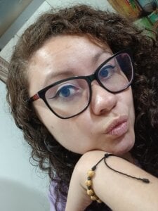 curly_greeneyed I Feel Lonely!!! Pic 2