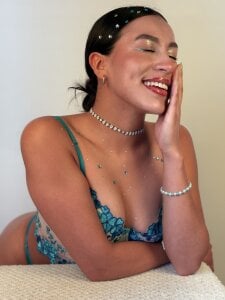 EmiGomez_ 💞 “The most sensual flower in the garden” Pic 5