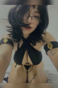 Miaengels_ Meow! Pic 5