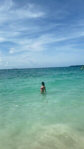 sarayu-Happy on the beach图片 3