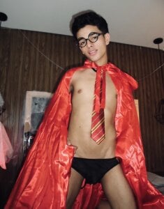 owen__johnsonのlet me be the magician of your wishes💫の 2枚の写真