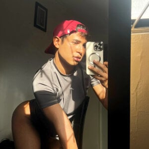 cute_sammy_1 A BOY IN THREADS AND SWEATY Pic 2