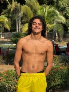 Straight_with_curls Pool 🔫 Pic 4