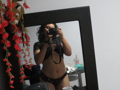 Layla_Latina WET💦🍒🍑 Pic