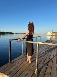Alice_Amou River 🌊 surrounded by greenery 🌿, radiates natural beauty ✨ and tranquility 😌. Pic 2