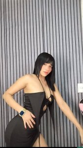 Vanessa__Hot_ Public Pic 3