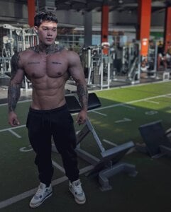 Justin_Clark Public Pic 3