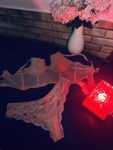 chloe_peach_ Public Pic 3